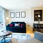 Entire 1 Bed - Number 39 - The Cosy Collection Ltd