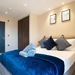 Entire 1 Bed - Number 39 - The Cosy Collection Ltd