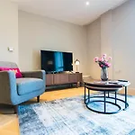 Entire 1 Bed - Number 39 - The Cosy Collection Ltd